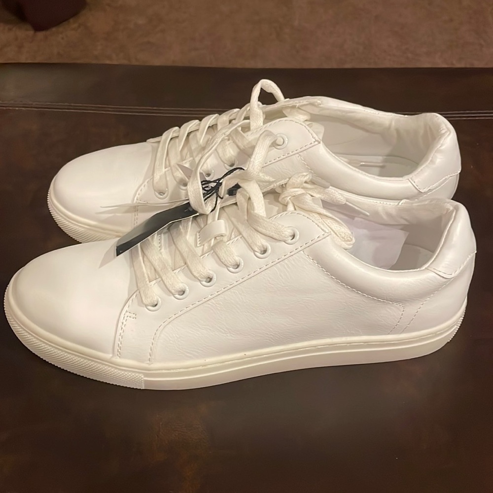 Banana Republic Men’s White Leather Sneakers size 8